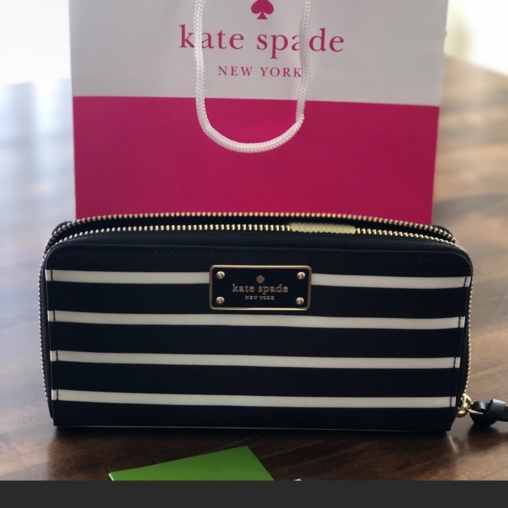 Kate Spade Wilson Road wallet